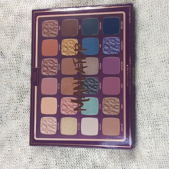 tarte Maneater eyeshadow palette in nightfall, 24x 1g/0.035oz - Picture 8 of 13